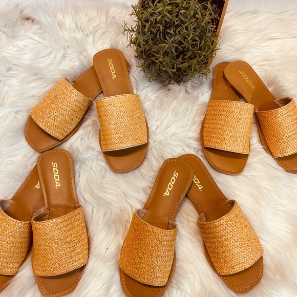 Mustard / yellow Sandal - Picture 2 of 4